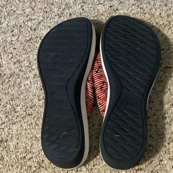 Clarks Women's Red and Black Cloudsteppers Sandals - Picture 6 of 7